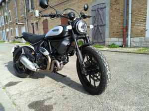 DUCATI SCRAMBLER 800 ICON DARK