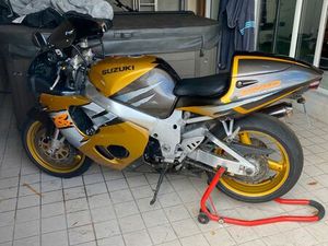 SUZUKI SRAD 750