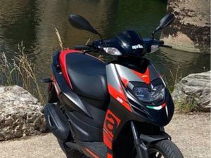 SCOOTER 2T APRILIA SR MOTARD 50 2020