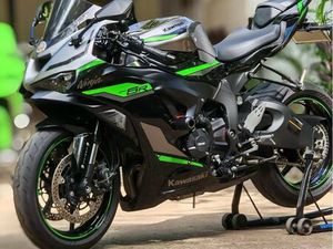 KAWASAKI ZX6R 636