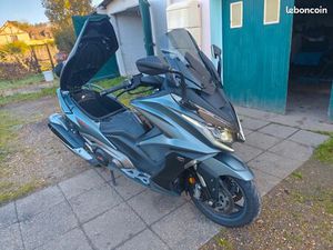 KYMCO AK 550