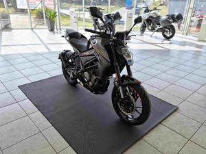 CFMOTO 300 NK - ČERNÁ, MODRÁ AKCE HELMA