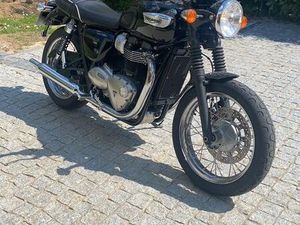 TRIUMPH BONNEVILLE T100 CLASSIQUE NOIRE (HOMOLGUÉ PERMIS A2)