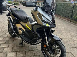 ② HONDA X ADV 750 EDITION