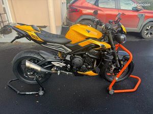 TRIUMPH STREET TRIPLE 765 RS