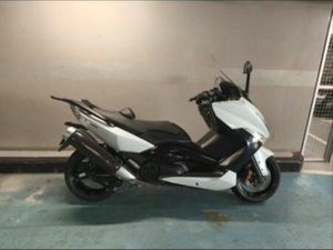 VEND OU ÉCHANGE T-MAX