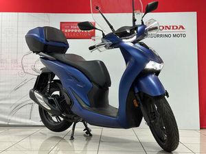 VENDO HONDA SH 150I (2024 - 25) USATA A PARETE (CODICE 9886793) - MOTO.IT