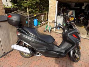 2018 PENDING .SUZUKI BURGMAN , 4400 MILAGE FREE HELMET AND JACKET