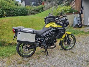 TRIUMPH TIGER 800