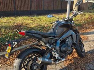 YAMAHA MT09 TECH BLACK 2022 - MIVV GP PRO CARBON - 12000 KM — MOTOREN | YAMAHA — MARKTPLAATS