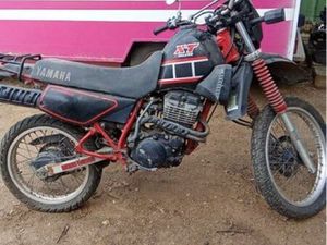 MOTO YAMAHA XT 350