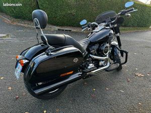 HARLEY-DAVIDSON SPORT GLIDE 2021 – 8 500 KM – EXCELLENT ÉTAT – NOMBREUSES OPTIONS HD & JEKILL