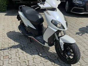 SCOOTER 125 CANTON TESSIN -