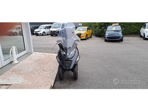 PIAGGIO MP3 400