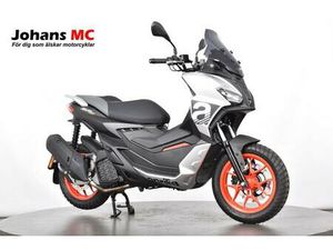 APRILIA SR GT 200 ABS, MYCKET FINT SKICK