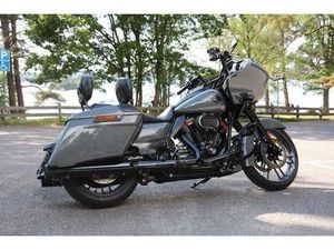 HARLEY-DAVIDSON CVO ROAD GLIDE 117 CI ABS TILL HÖSTPRIS!