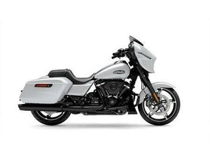 HARLEY-DAVIDSON FLHX STREET GLIDE SPARA 38.613:- 3,95% RÄNTA