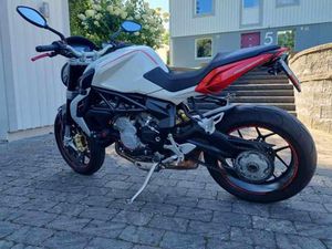 MV AGUSTA BRUTALE 800