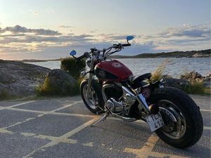 SUZUKI MARAUDER 800 BOBBER