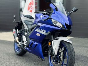 YAMAHA R3