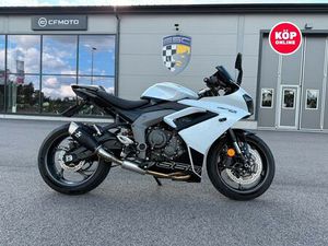TRIUMPH 660 DAYTONA AKRAPOVIC HELSYSTEM RÄNTEKAMPANJ 2,95%