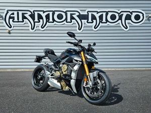 ⭐ STREETFIGHTER V4S CARBONE ⭐