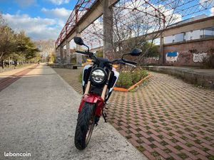 CB 125 R