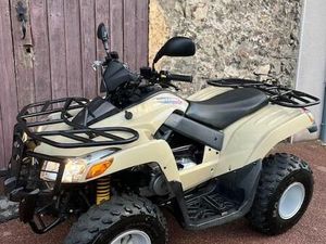 QUAD SYM 300 SEULEMENT 1700 KMS