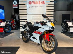 YAMAHA R125 WORLD GP 60TH ANNIVERSARY 2022 125 CM3 | MOTO SPORTIVE | 1 352 KM | BLANC | 37000 TOURS
