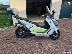 BMW C-EVOLUTION ÉQUIVALENT 125 CC