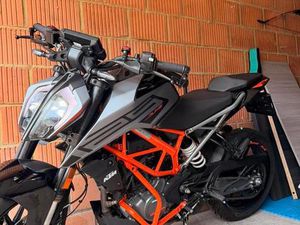 ② KTM DUKE 125 2000KM 2023