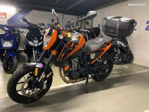 KTM DUKE 690 - POSSIBLE A2 + ACCESSOIRES