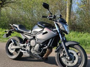 YAMAHA XJ6 – 600 CM³ – 2014 – 5 900 KM – A2 – ABS