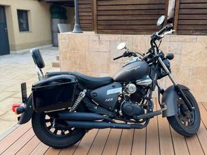 KEEWAY SUPERLIGHT 125