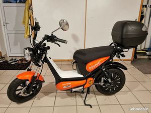 SCOOTER ELECTRIQUE 50 CC