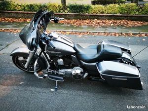 HARLEY DAVIDSON STREET GLIDE 2015