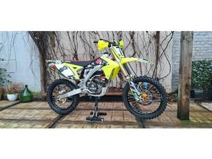 ② SUZUKI RMZ 250 2016