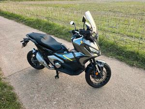 HONDA X-ADV 2024 SPECIAL EDITION IRRIDIUM GREY