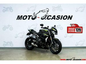 TRIUMPH - STREET TRIPLE 765
