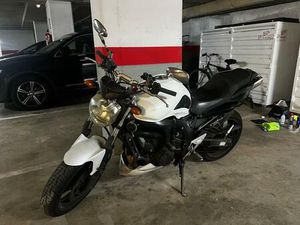 YAMAHA - FZ6 S2