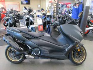 YAMAHA TMAX 560
