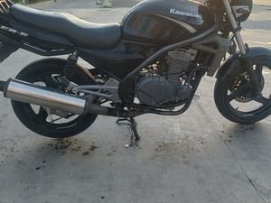KAWASAKI ER →
