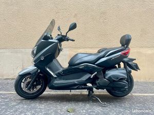 YAMAHA XMAX 400