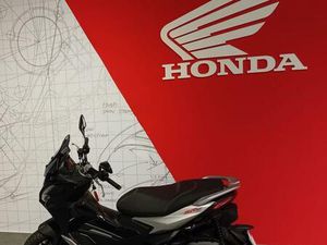 VENDO APRILIA SR GT 125 (2022 - 24) USATA A SAN GIORGIO CANAVESE (CODICE 9887011) - MOTO.IT