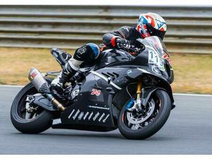 ② BMW S1000RR CIRCUITMOTOR 2021