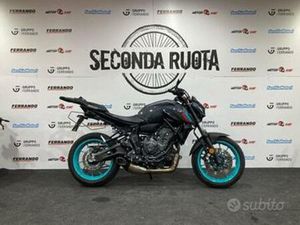 YAMAHA MT-07 .