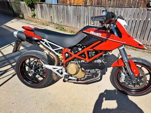 ZUM VERKAUF STEHT MEINE DUCATI HYPERMOTARD 1100