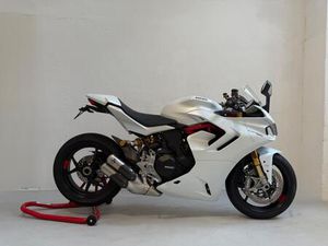 DUCATI SUPERSPORT 950 S - AKRAPOVIC - NEUWERTIGER ZUSTAND