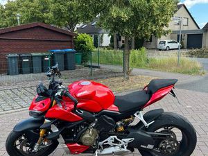 DUCATI STREETFIGHTER V4S