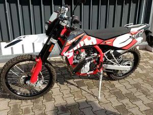 SWM RS 125 R ZWART